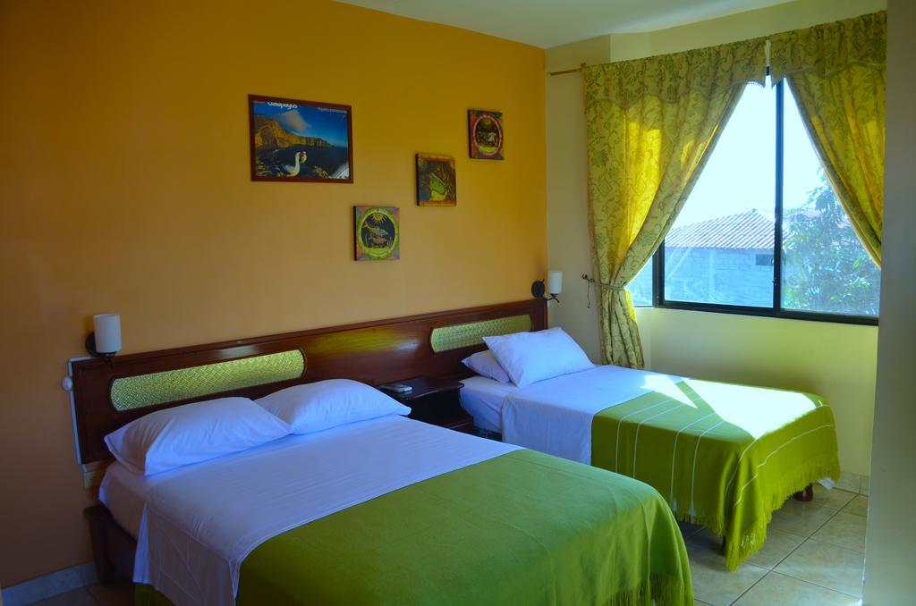 Dolphin House Hotel ปูแอร์โต บาเกริโซ โมเรโน ภายนอก รูปภาพ