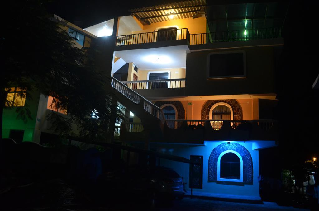 Dolphin House Hotel ปูแอร์โต บาเกริโซ โมเรโน ภายนอก รูปภาพ