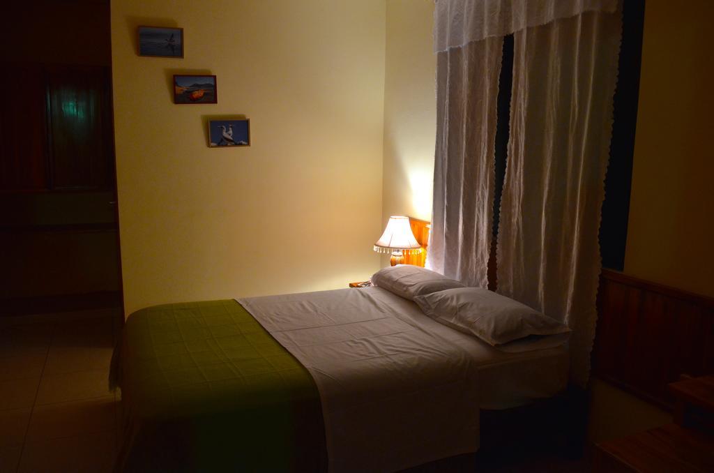 Dolphin House Hotel ปูแอร์โต บาเกริโซ โมเรโน ภายนอก รูปภาพ